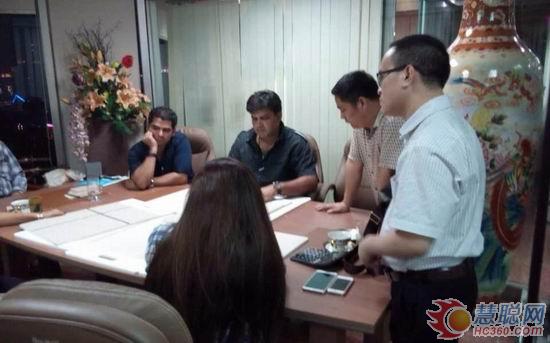 次日再次會面,洽談涂料工程細(xì)節(jié)